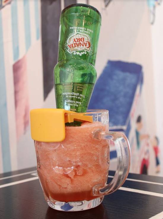 Z7. Canada Dry Fruit Punch Slush 雜果爆珠冰沙
